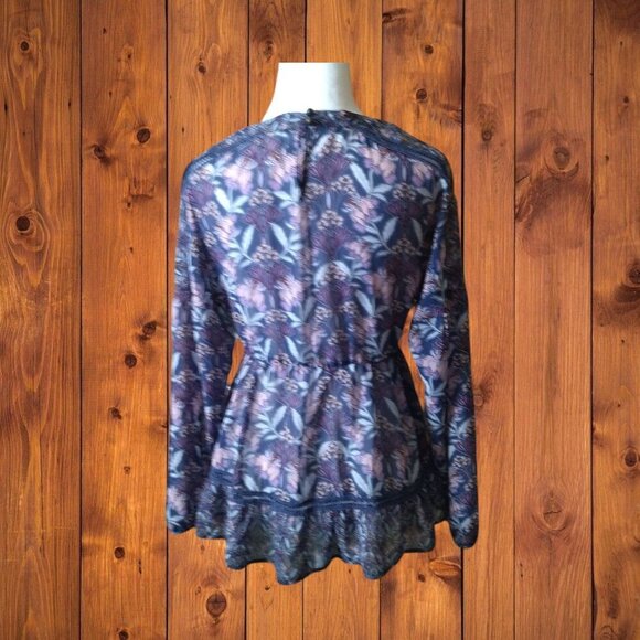 Skylar & Jade Women's  Small Semi Sheer High Neck Top Key Hole Neckline Floral - Picture 6 of 6